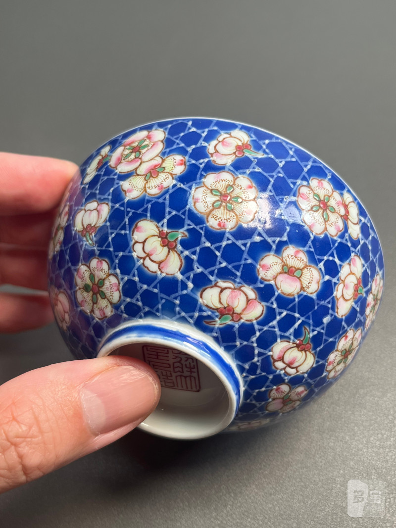 清道光  蓝料地珐琅彩冰梅纹茶圆（一对） - 图16